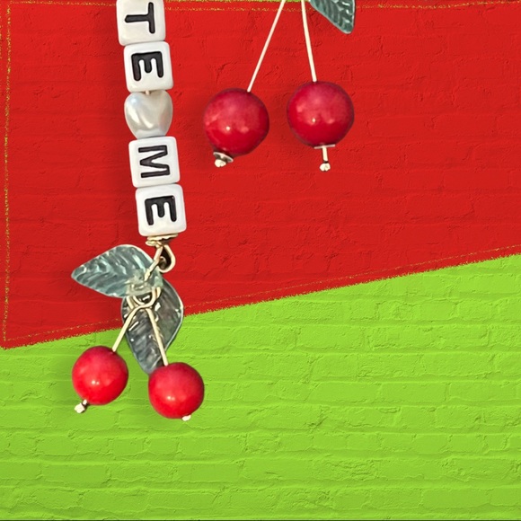 BITE ME BEADS CHERRIES DROP EARRINGS NWT - Picture 11 of 12